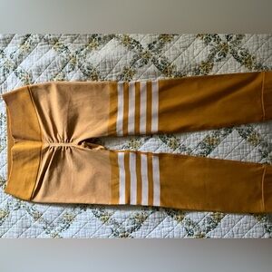 Golden Striped Women's Leggings for Gym/Yoga 💪